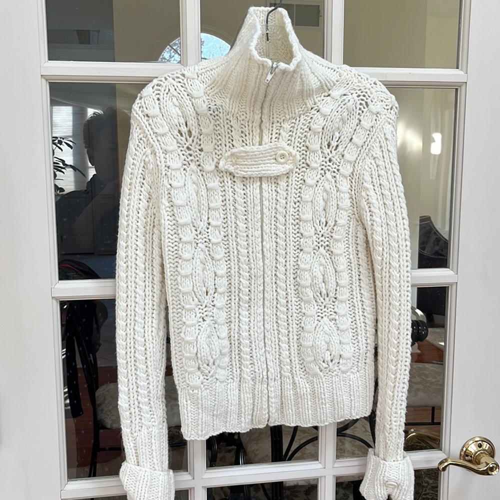 Ladies, long sleeve knit, white zipper front sweater